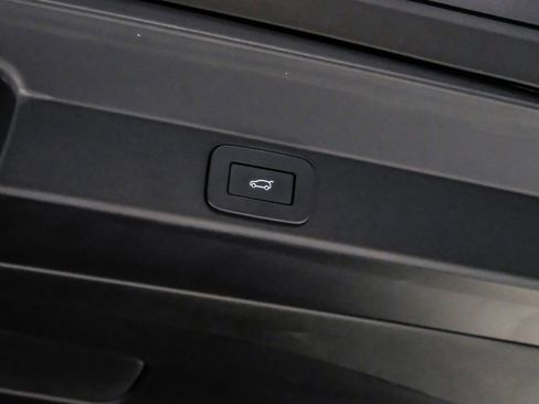 Used 2023 Land Rover Range Rover Sport SE Dynamic image 49