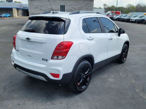 Used 2018 Chevrolet Trax LT w/ Redline Edition FWD image 12