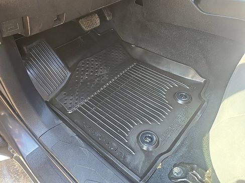 Used 2022 Toyota Tacoma SR image 43