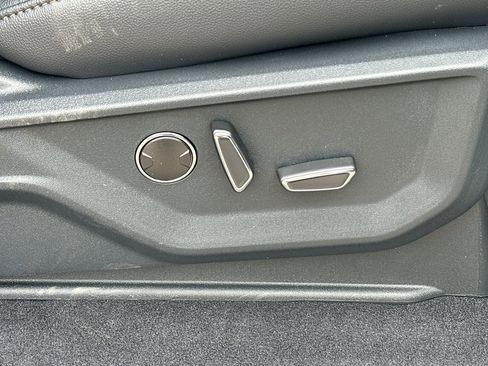 New 2025 Ford F150 Lariat w/ Equipment Group 502A High image 36