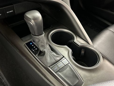 Used 2024 Toyota Camry SE image 16