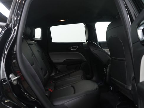 Used 2024 Jeep Compass Limited image 12