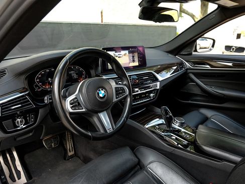 Used 2021 BMW M550i xDrive w/ Premium Package AWD/4WD image 2