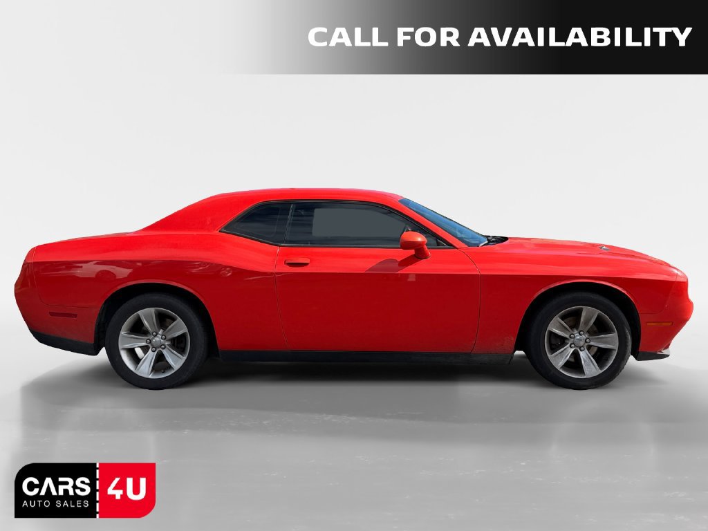 Used 2017 Dodge Challenger SXT RWD image 8
