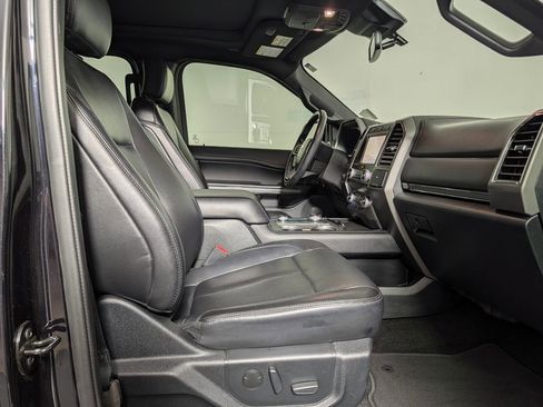 Used 2020 Ford Expedition XLT w/ Equipment Group 202A AWD/4WD image 11