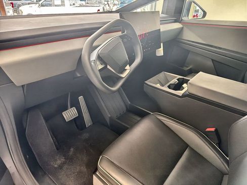Used 2025 Tesla Cybertruck AWD Crew Cab image 10