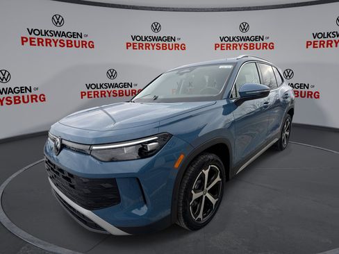 New 2026 Volkswagen Tiguan SE image 1