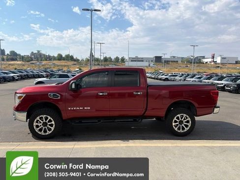 Used 2019 Nissan Titan SV AWD/4WD image 4