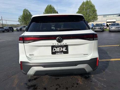 New 2026 Volkswagen Tiguan SE AWD/4WD image 5