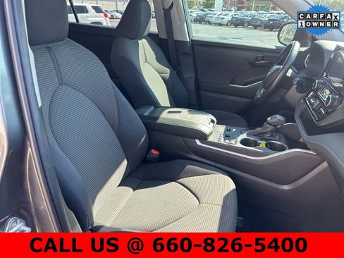 Used 2023 Toyota Highlander LE image 8
