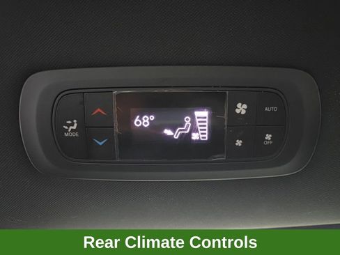 Used 2025 Chrysler Pacifica Select FWD image 43
