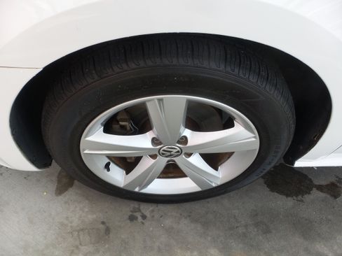 Used 2012 Volkswagen Passat 2.5 SE FWD image 19