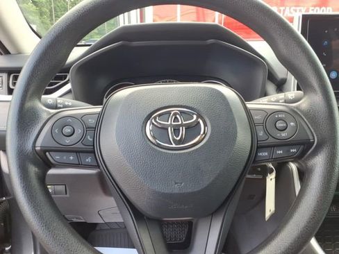 Used 2025 Toyota RAV4 LE FWD image 20