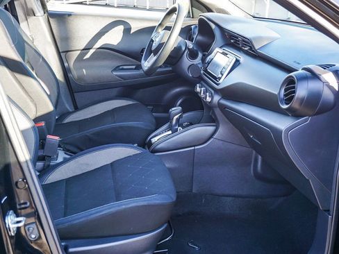 Used 2018 Nissan Kicks S image 12