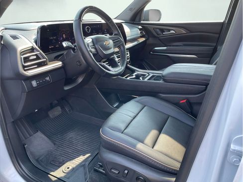 Used 2026 Chevrolet Traverse High Country w/ LPO, Floor Liner Package AWD/4WD image 5