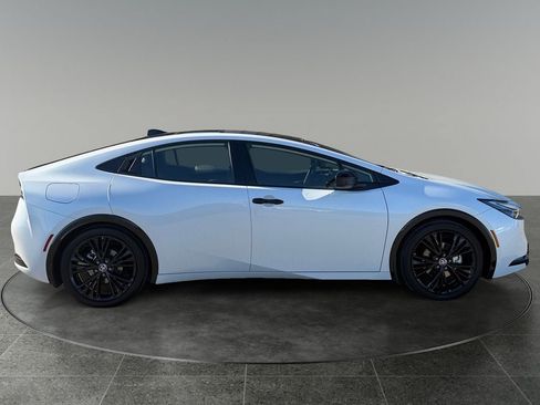 Used 2026 Toyota Prius Plug-In Hybrid FWD image 10