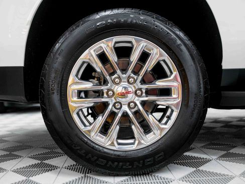 Used 2023 GMC Yukon XL SLT w/ SLT Luxury Package AWD/4WD image 39