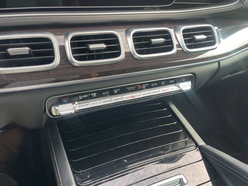 Used 2022 Mercedes-Benz GLS 450 4MATIC image 25