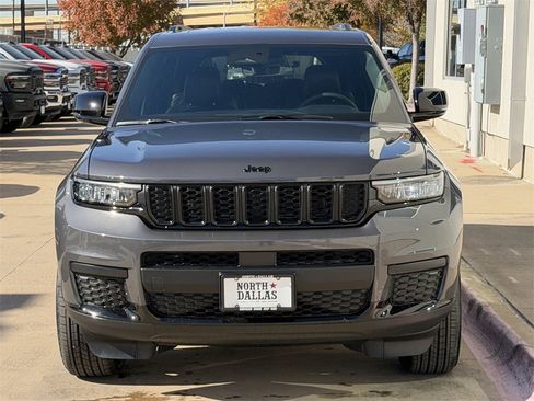 New 2025 Jeep Grand Cherokee L Altitude image 3