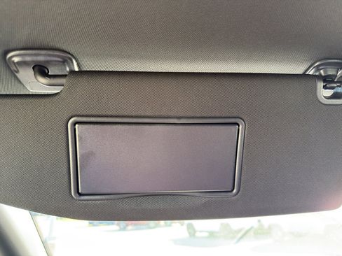 New 2025 Jeep Grand Cherokee Altitude image 23