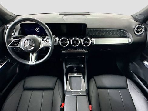 Used 2025 Mercedes-Benz GLB 250 image 13