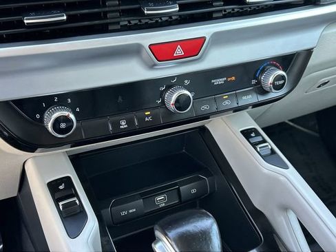 Used 2020 Kia Telluride S w/ S 8 Passenger Seating Package image 28