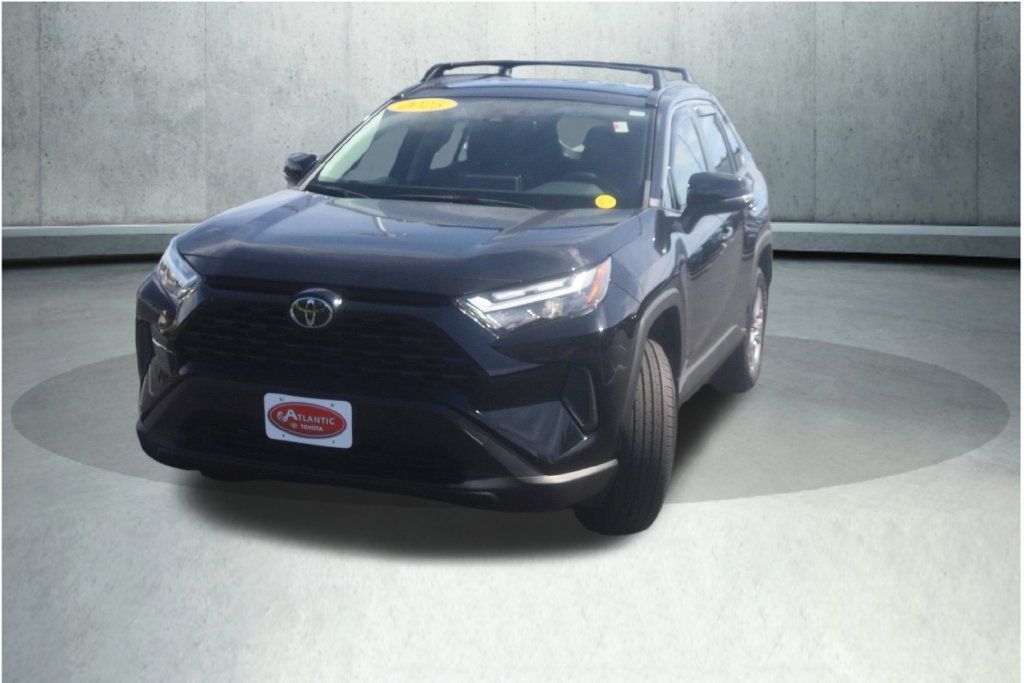 Used 2025 Toyota RAV4 XLE AWD/4WD image 14