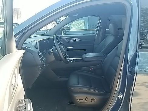 Certified 2025 Chevrolet Traverse LT image 27