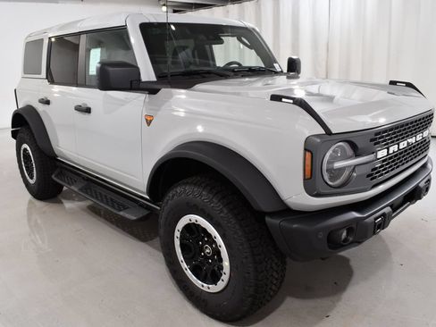 New 2026 Ford Bronco Badlands AWD/4WD image 5
