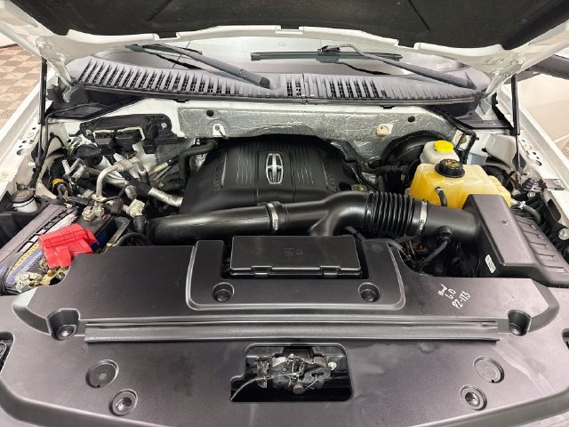 Used 2017 Lincoln Navigator L Select RWD image 34