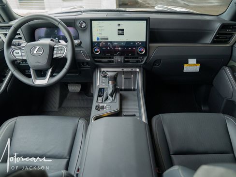 Used 2026 Lexus GX 550 AWD/4WD image 16