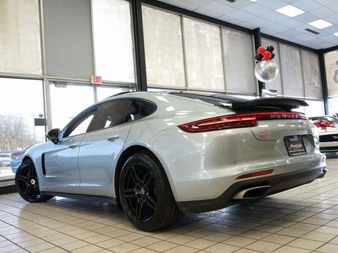 Used 2019 Porsche Panamera 4 image 5