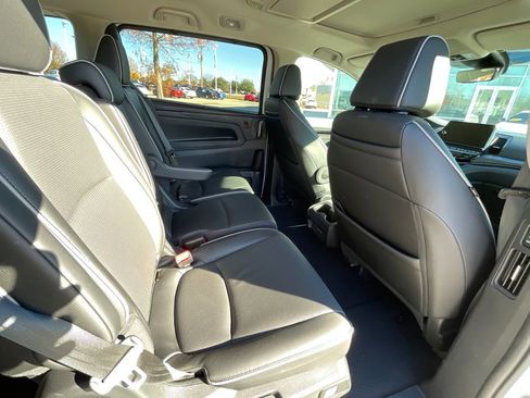 Used 2025 Honda Odyssey Elite image 16
