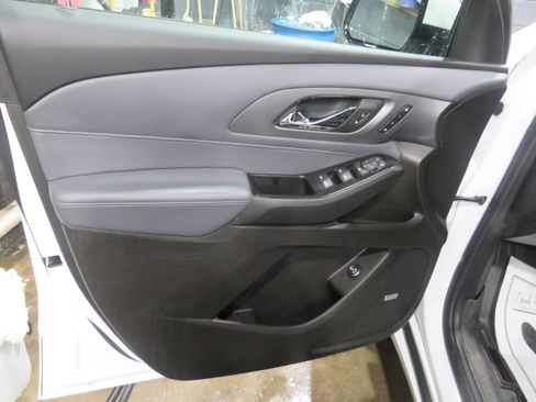 Used 2018 Chevrolet Traverse Premier AWD/4WD image 16
