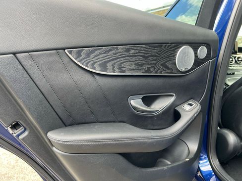 Used 2018 Mercedes-Benz GLC 300 4MATIC w/ AMG Line image 17