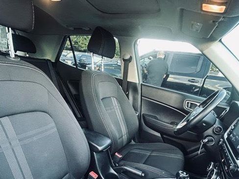 Used 2022 Hyundai Venue SEL w/ Cargo Package FWD image 14