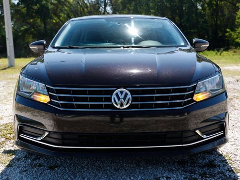 Used 2017 Volkswagen Passat 1.8T S image 19