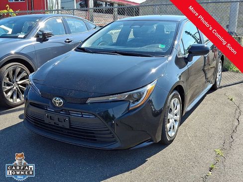 Used 2025 Toyota Corolla LE FWD image 3