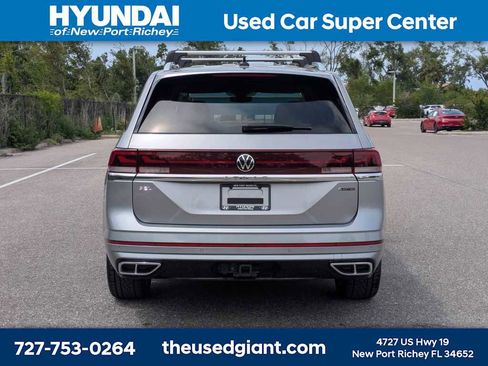 Used 2024 Volkswagen Atlas SEL Premium R-Line AWD/4WD image 4