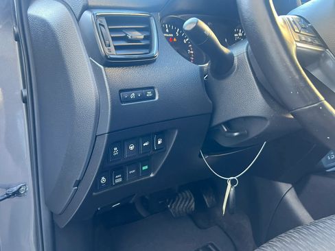 Used 2019 Nissan Rogue SV w/ Sun & Sound Touring Package AWD/4WD image 14