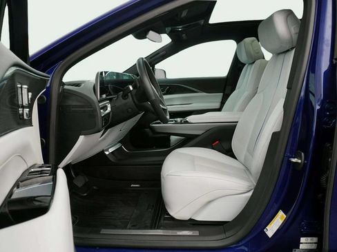 Used 2024 Cadillac Lyriq Luxury RWD image 14