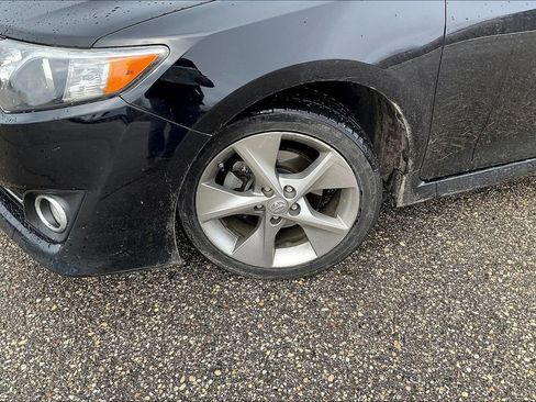 Used 2013 Toyota Camry SE w/ Leather Pkg image 4