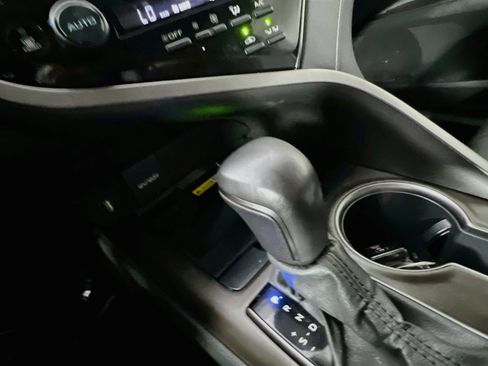 Used 2022 Toyota Camry SE w/ Audio Upgrade Package FWD image 24