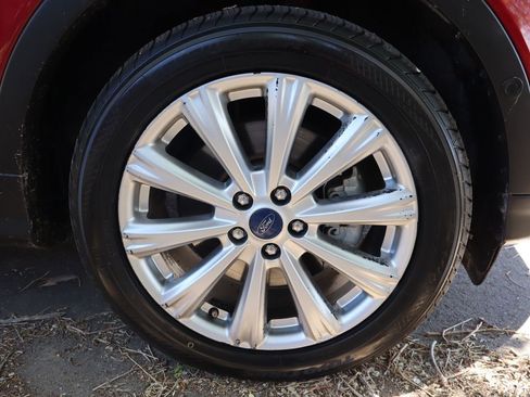 Used 2017 Ford Escape Titanium w/ Equipment Group 301A AWD/4WD image 45