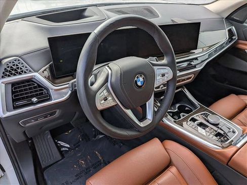 Certified 2025 BMW X7 xDrive40i AWD/4WD image 14