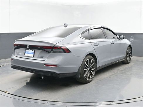 Used 2025 Honda Accord Touring image 10