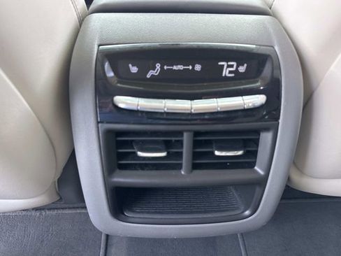 Used 2018 Cadillac XT5 Premium Luxury FWD image 13