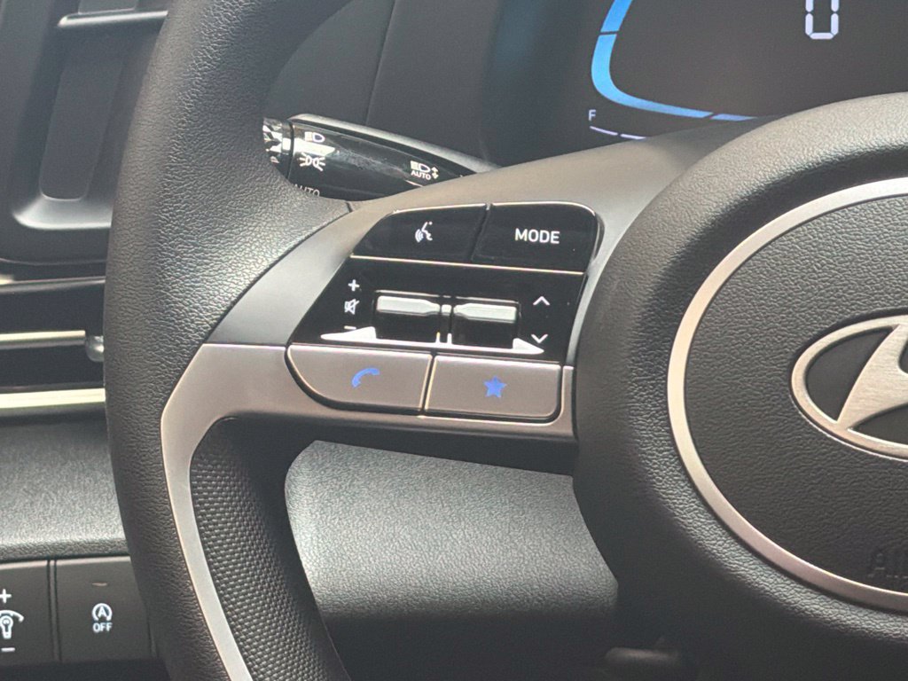 New 2026 Hyundai Elantra SE FWD image 17