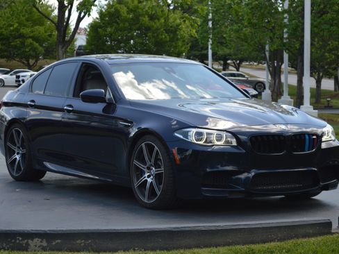 Used 2014 BMW M5 image 2