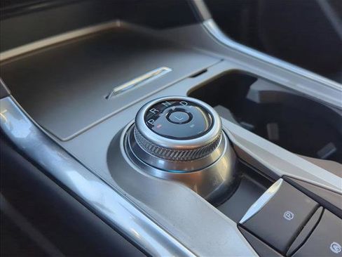 Used 2023 Ford Explorer Limited image 10